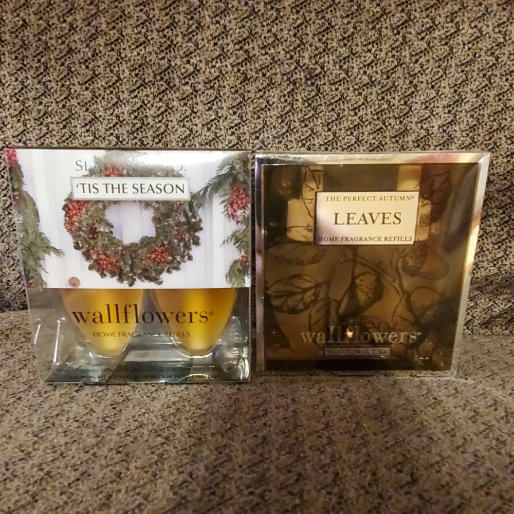 (2) BBW Wallflower refills Tis the Season/Leaves